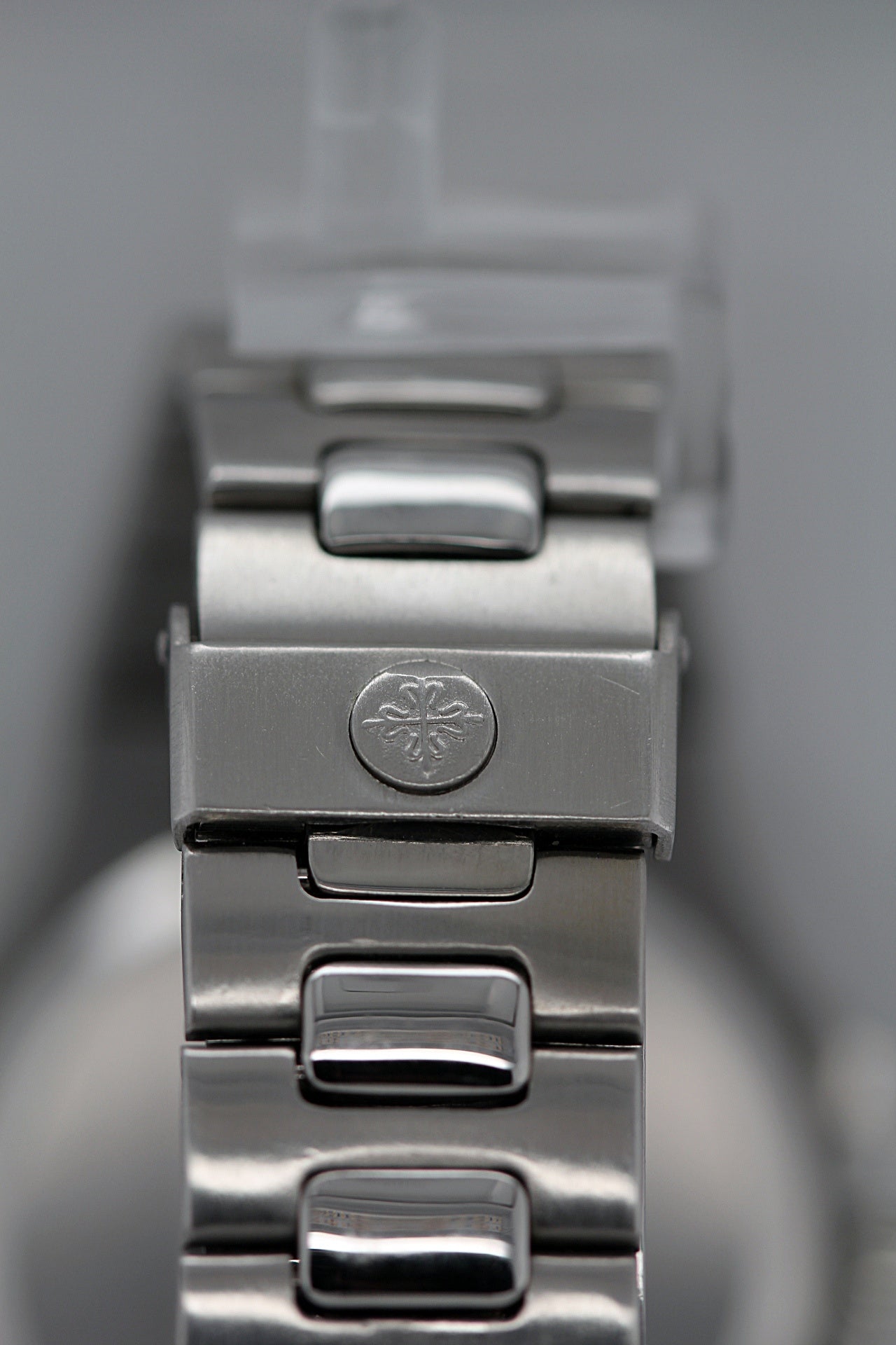 PATEK PHILIPPE - Nautilus "Jumbo" Ref.3700