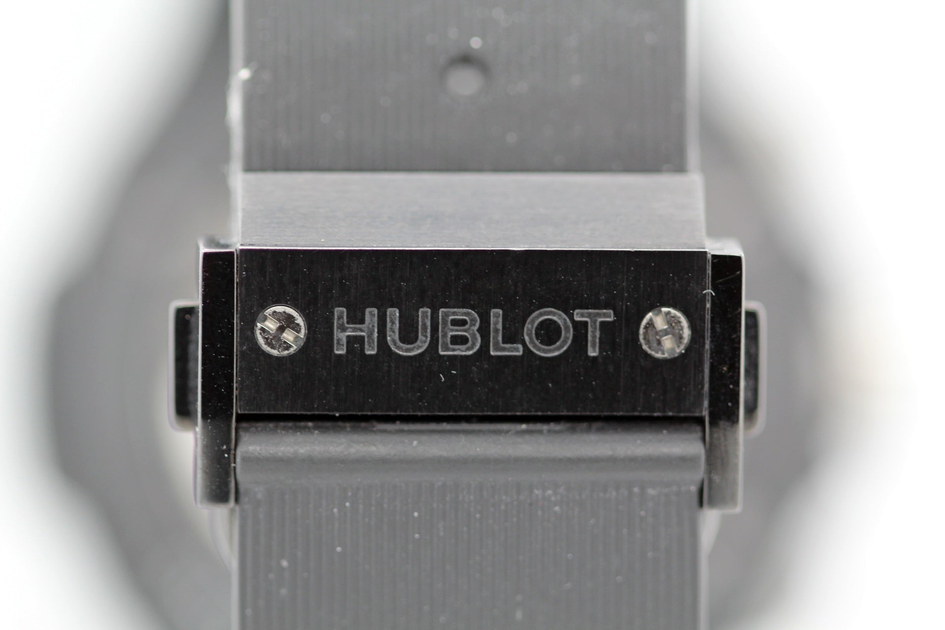 HUBLOT - Big Bang 44 Aero Black Magic