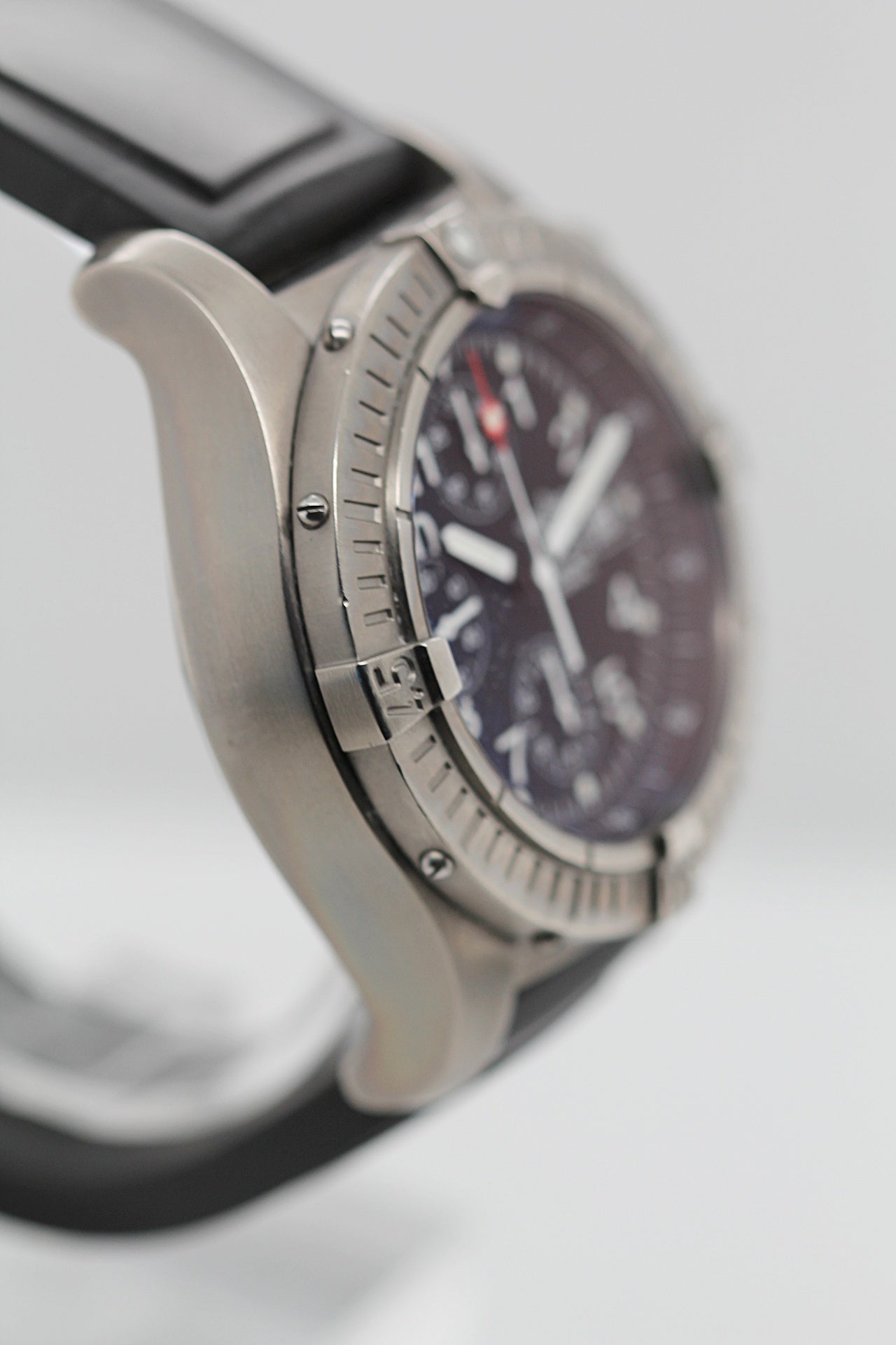 BREITLING Avenger Chrono Ref.E13360