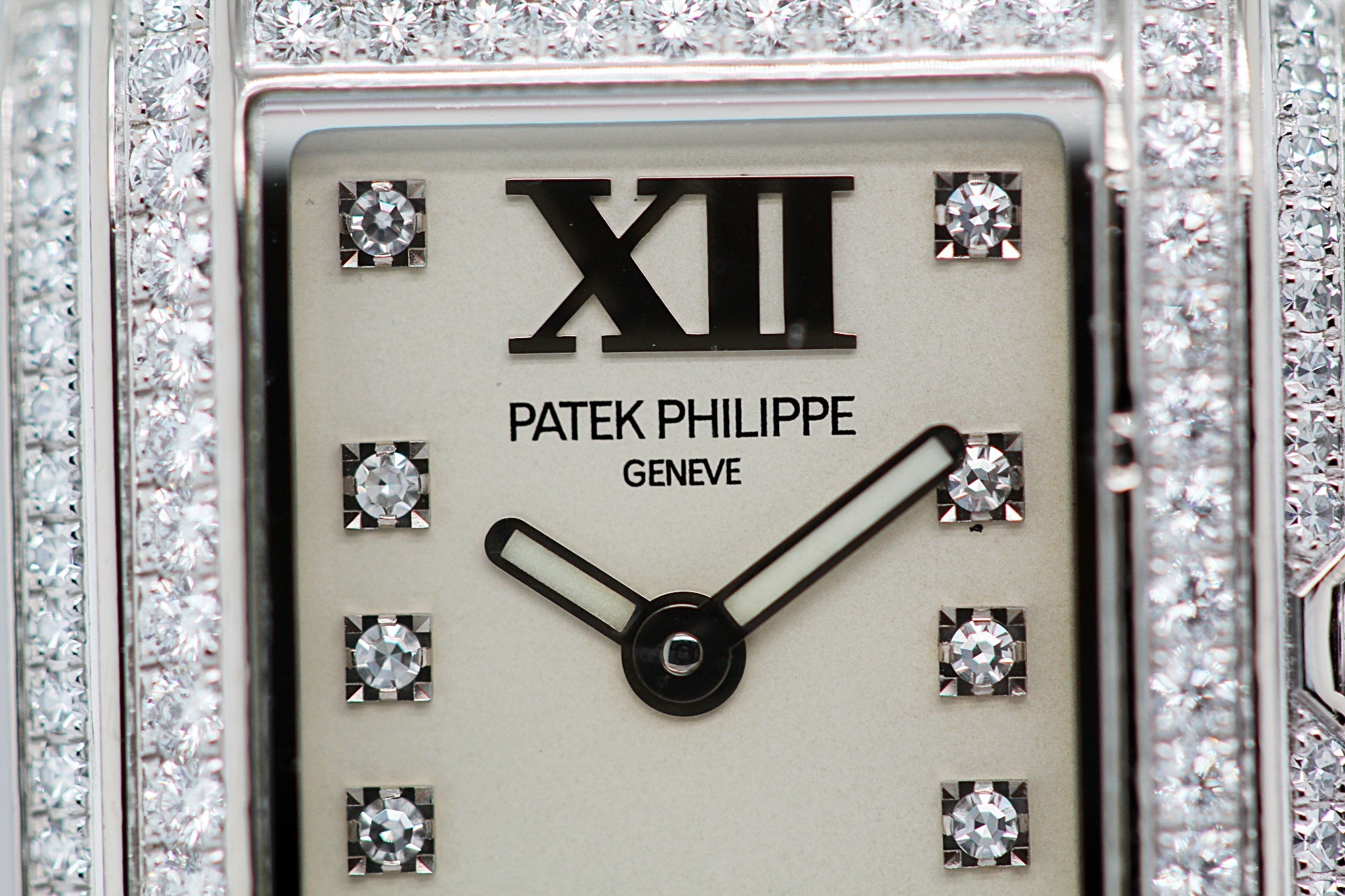 PATEK PHILIPPE Twenty-4 Ref.4908/200G