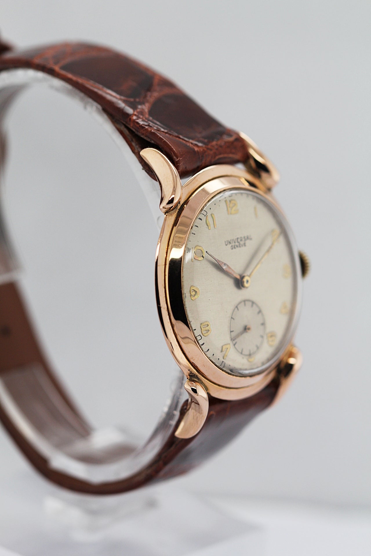 UNIVESAL GENEVE Vintage Dresswatch Rose Gold