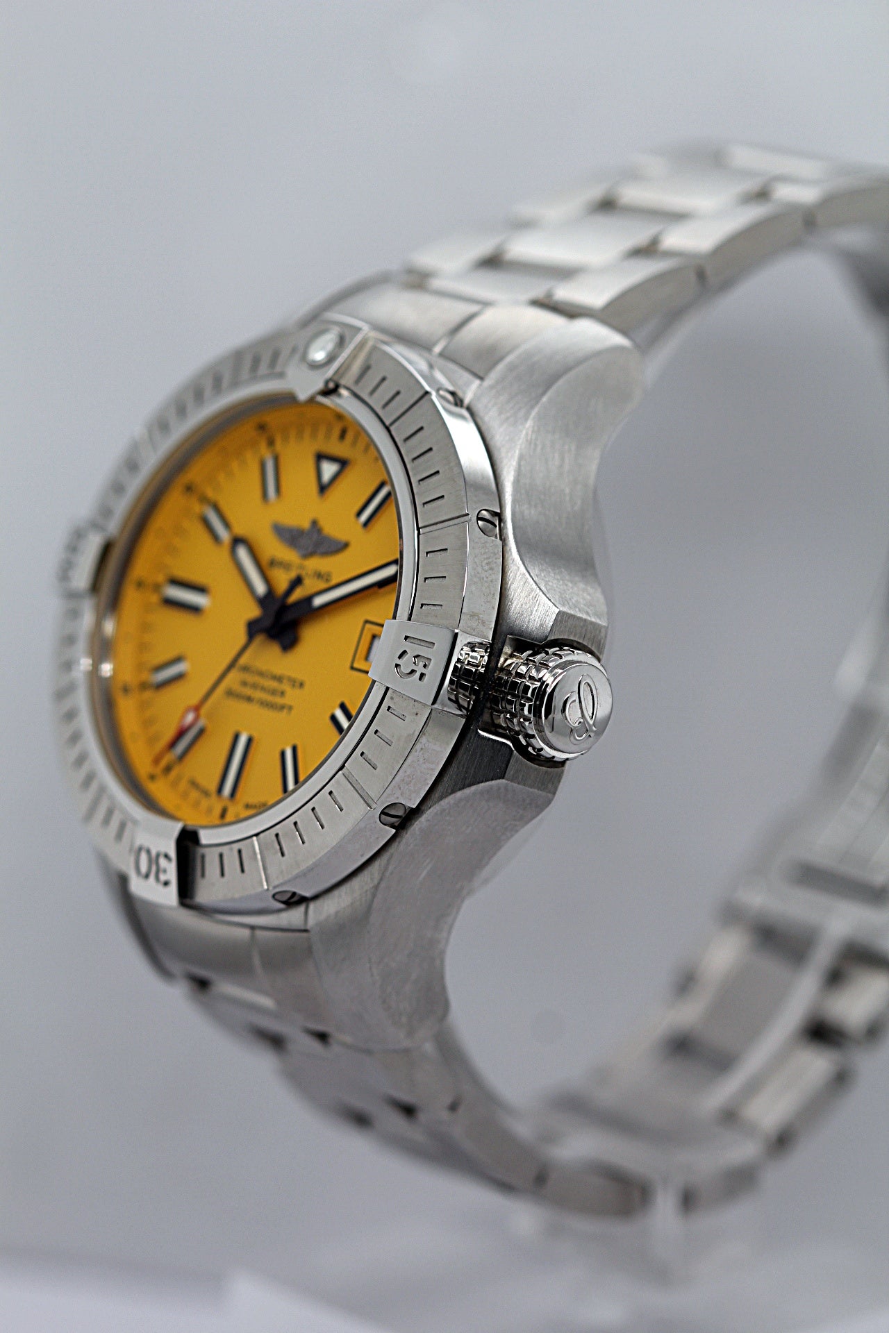 BREITLING Avenger 45 Ref.A17319