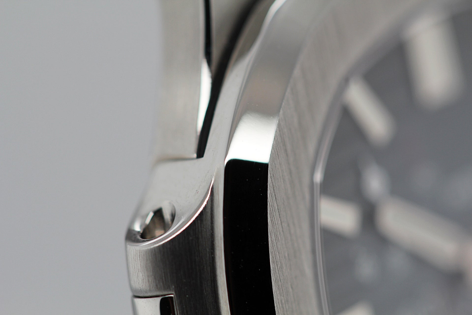 PATEK PHILIPPE - Nautilus Ref.5712/1A-001