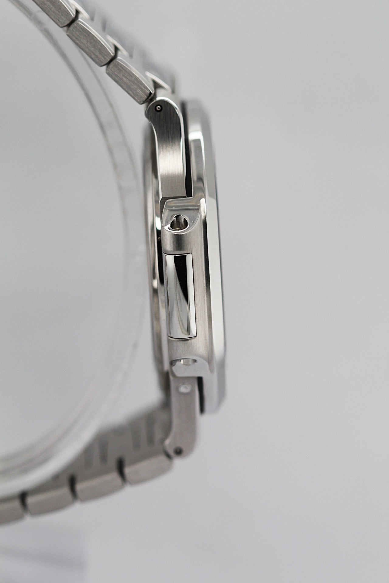 PATEK PHILIPPE - Nautilus Ref.5712/1A-001