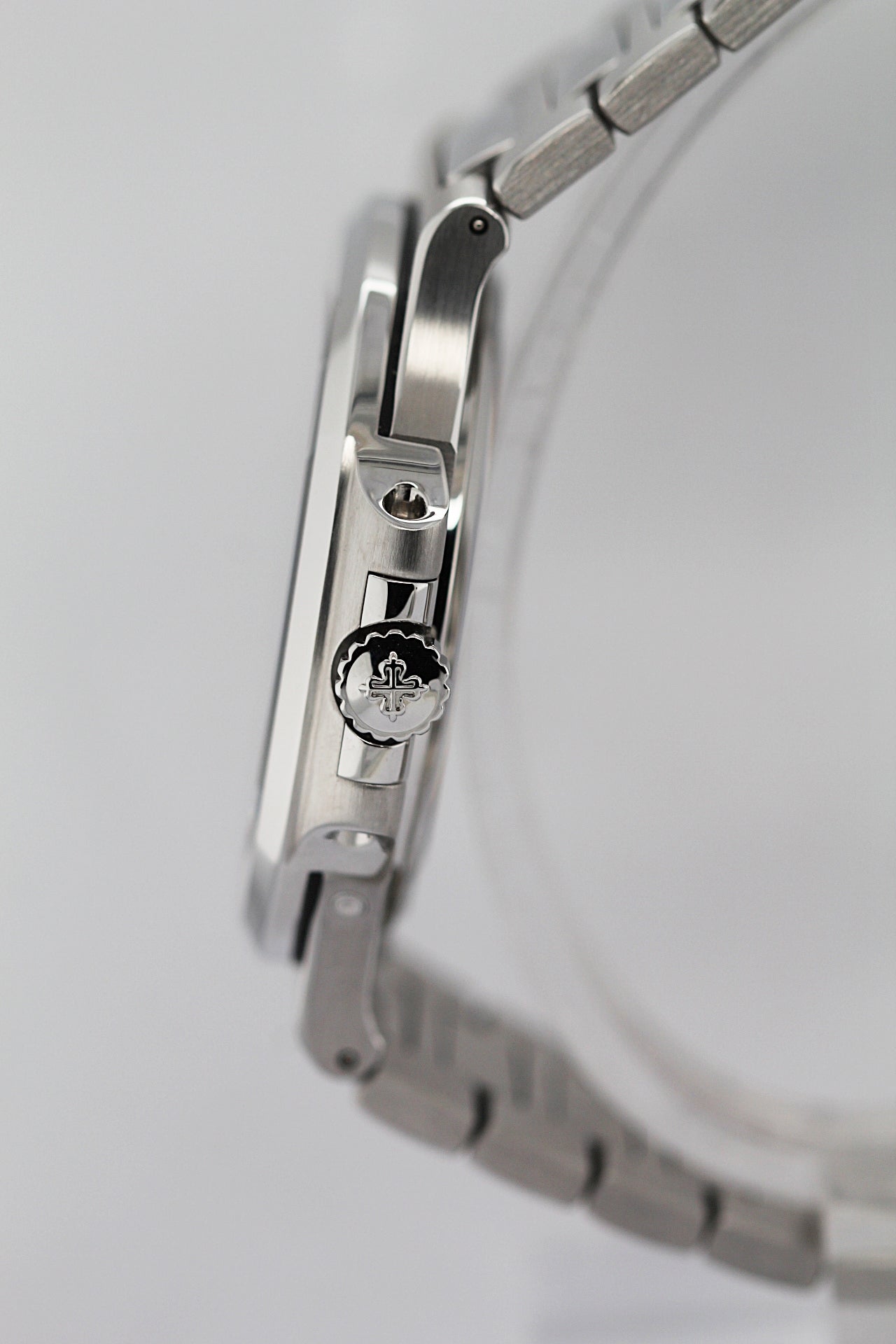 PATEK PHILIPPE - Nautilus Ref.5712/1A-001