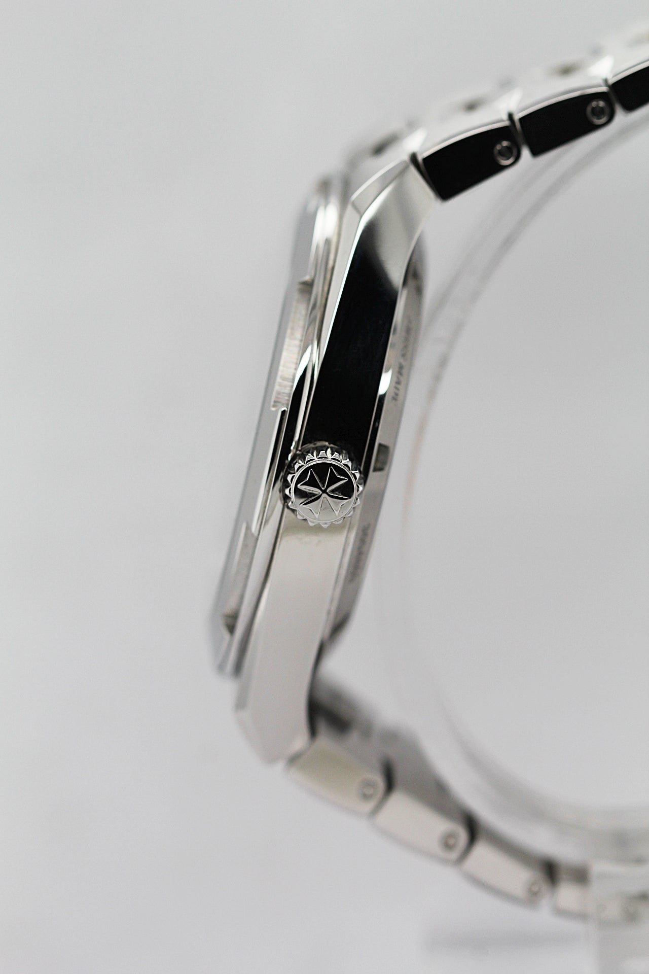 VACHERON CONSTANTIN<br> Overseas Ref.4520V/210A