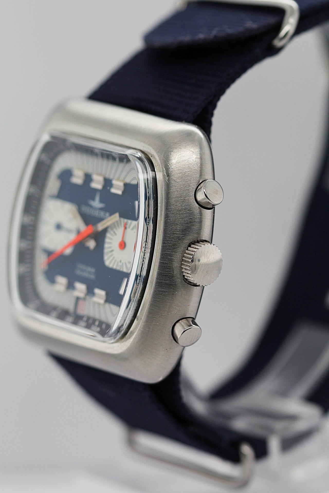 DUGENA Vintage Chrono TV Screen Retro