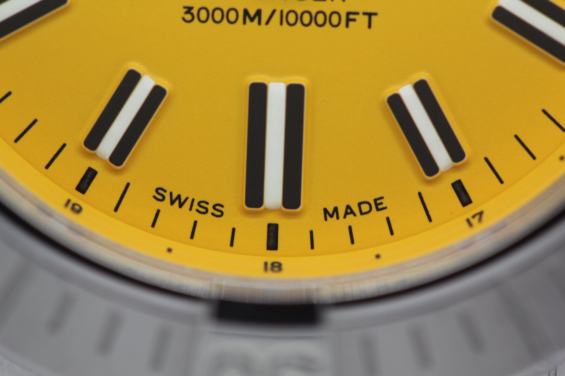 BREITLING Avenger 45 Ref.A17319
