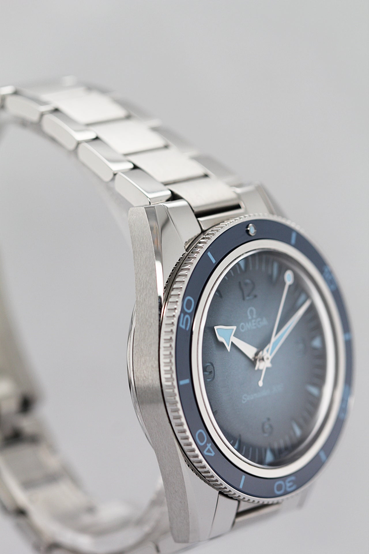 OMEGA<br>Seamaster Co-Axial Master Chronometer 300m