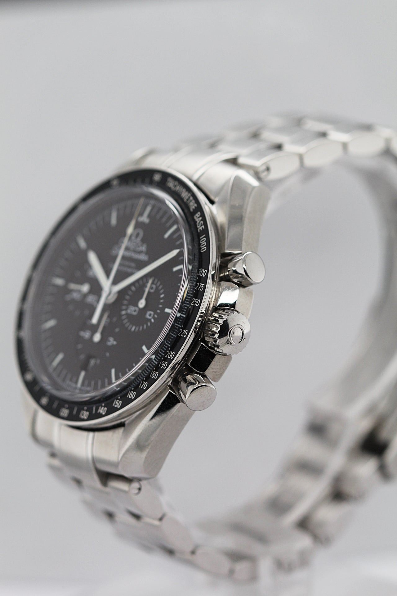 OMEGA<br>Speedmaster Professional Moonwatch