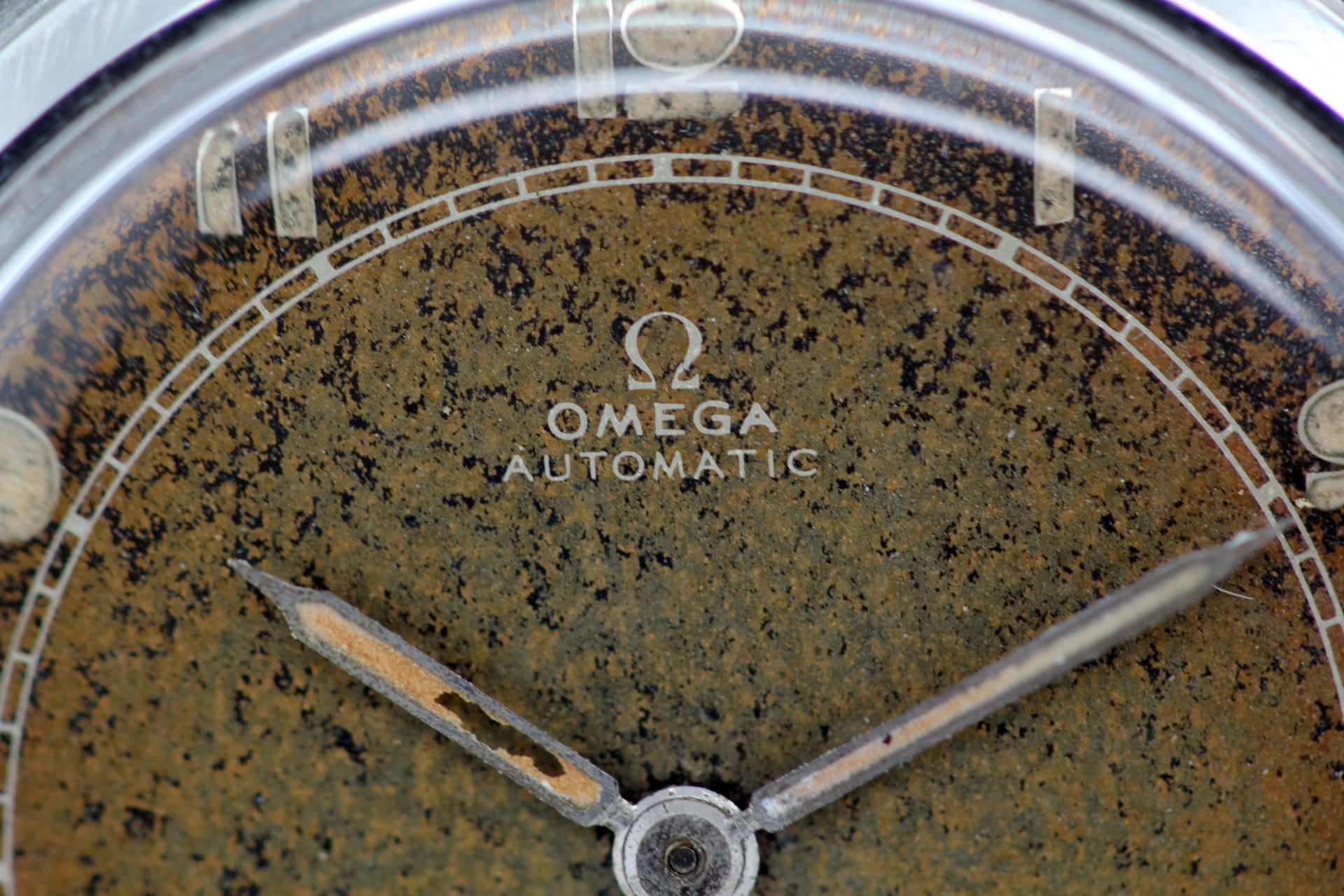 OMEGA Vintage "Bumper" Radium Ref.2374