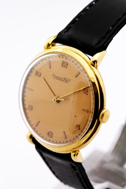 IWC<br>vintage yellow gold manual winding